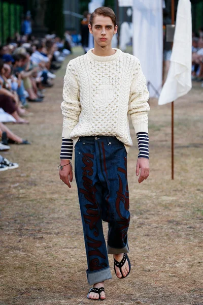 Look 12